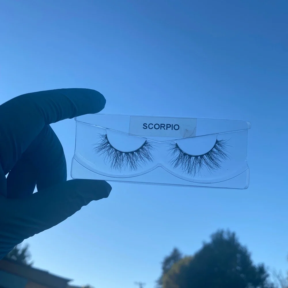Lashes - Picture 9 of 10
